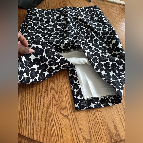 J Crew Floral Print Pencil Skirt Size 8 Office Siren Academia Goth Preppy - Picture 8 of 9
